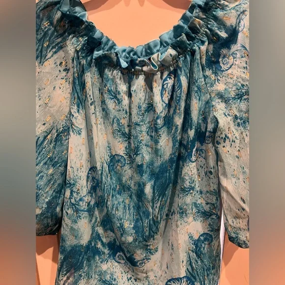 Gorgeous White House Black Market Blouse! - Picture 2 of 8